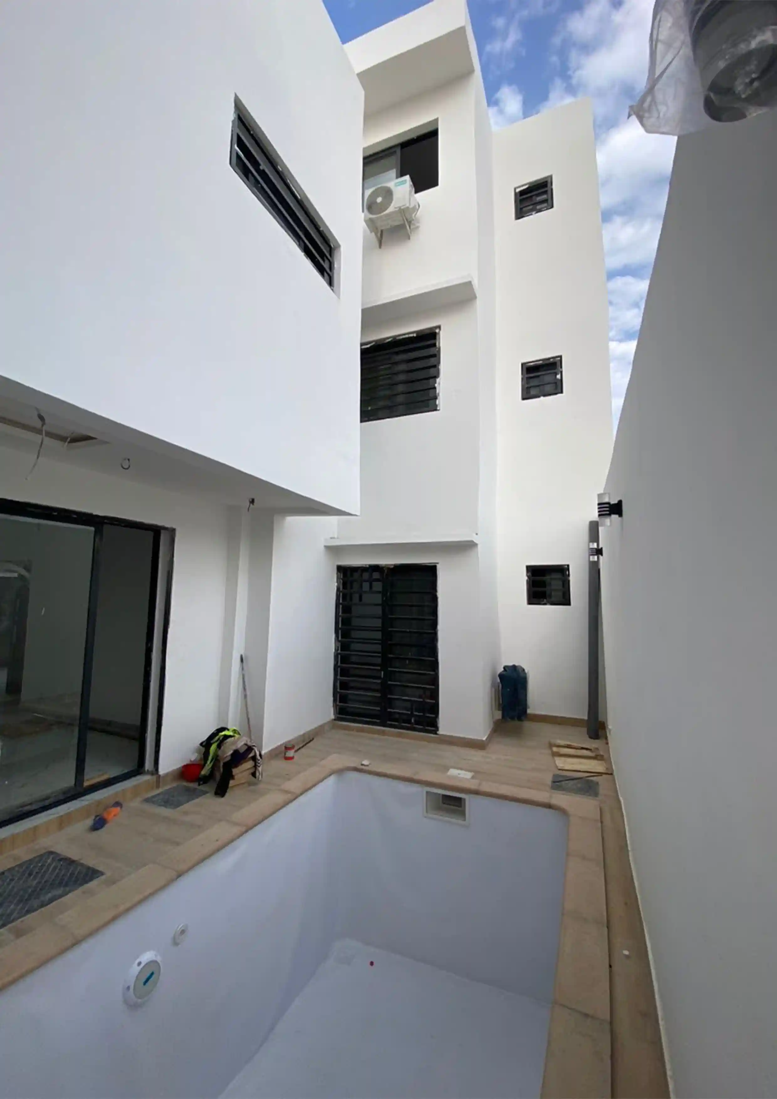 Completed contemporary villa built by Alpha Cons in Dakar